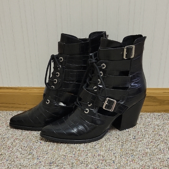Steve Madden Black Faux Croc Palermo Booties Sz 9.5. 3" Block Heel Womens - Picture 1 of 7